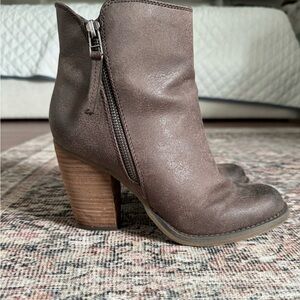Ankle booties